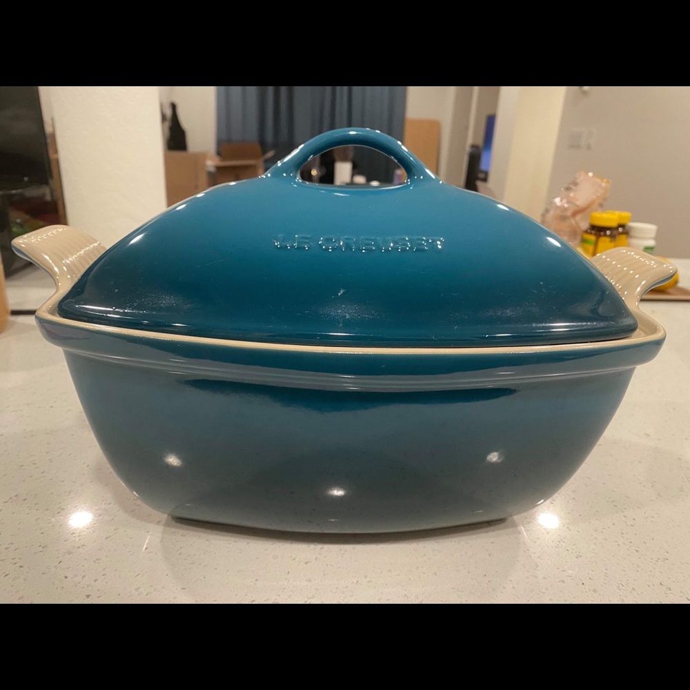 LE CREUSET HERITAGE COVERED BAKER